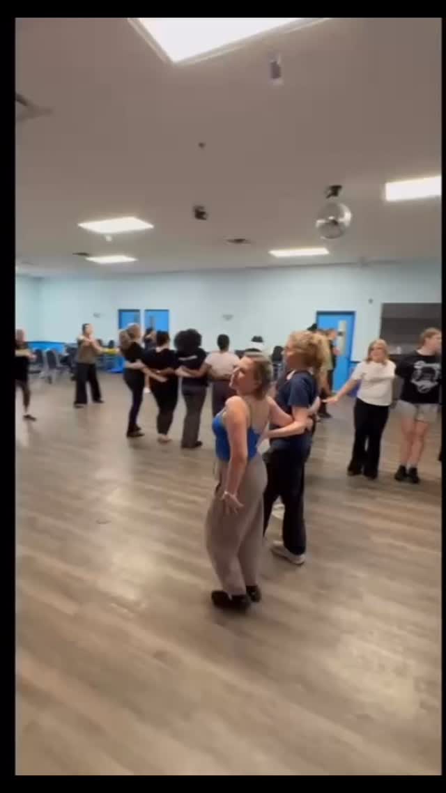 These nuns are on a roll… literally! Who knew the good Lord had choreography like THIS in mind? In just over a week we spin onto the Meadowvale Theatre stage to open this holy run of Sister Act. Do you have your tickets?? If not, pray you get a chance to see it! We have a few tickets left, so hurry over to encoretix.ca and claim yours 🙏

#choreography #etobicoke #mississauga #communitytheatre #sisteractmusical